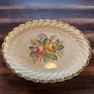 RARE Vintage 1940s Royal(-made in USA) -Quban Royal Pattern 13” serving platter.